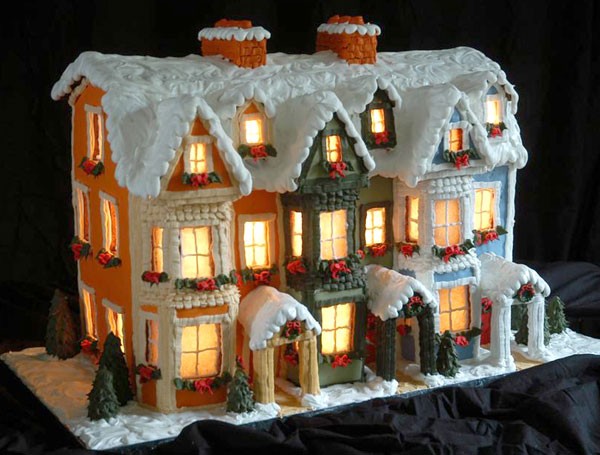 Lighted Gingerbread House